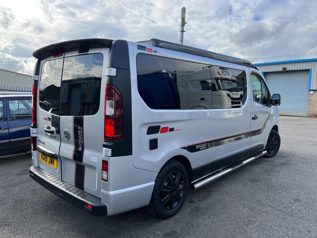VAUXHALL VIVARO