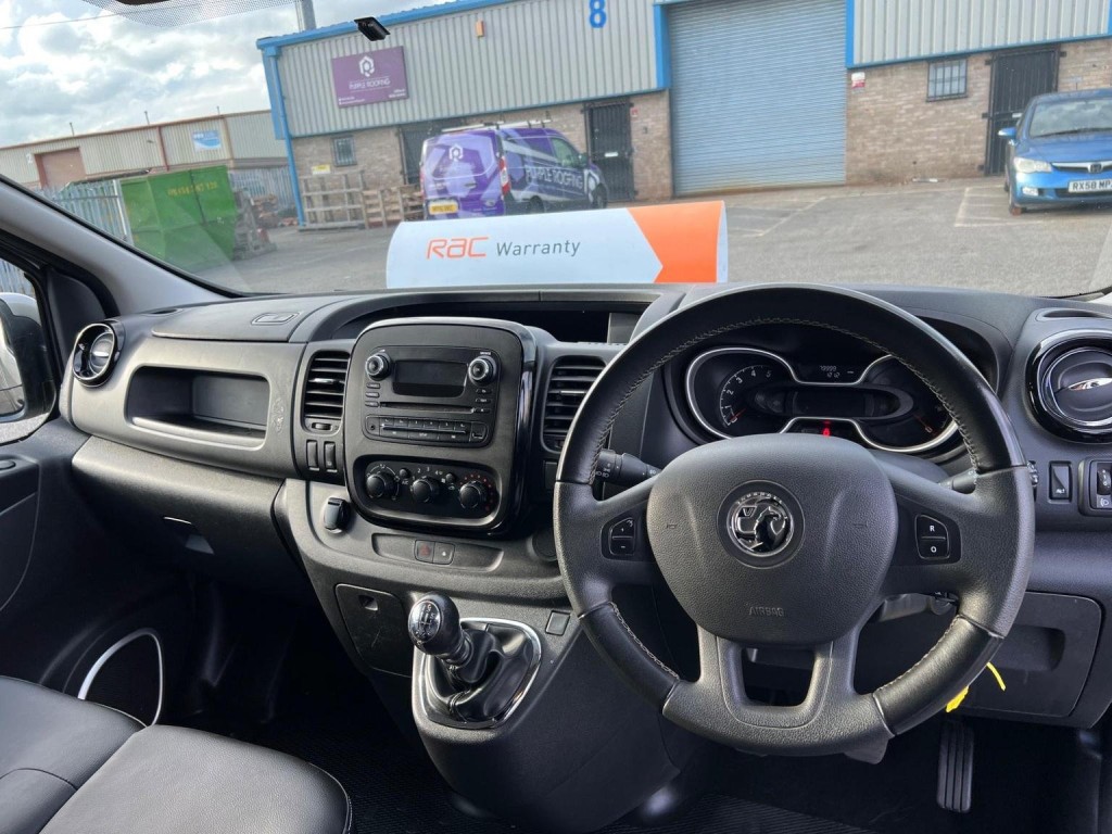 VAUXHALL VIVARO