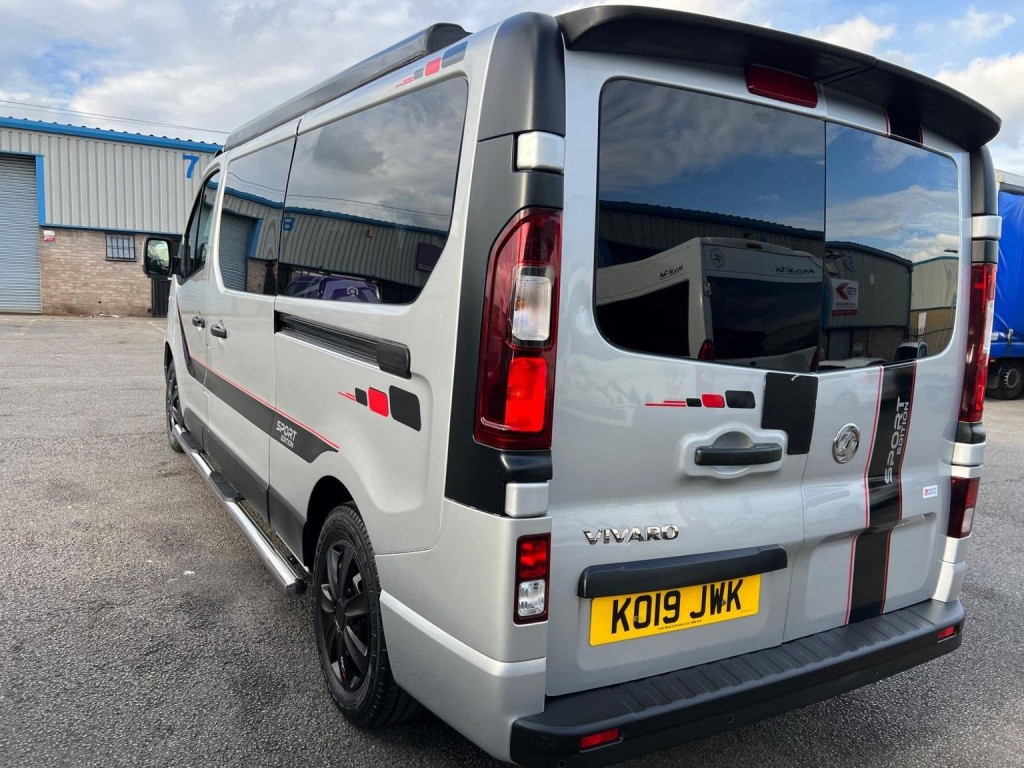 VAUXHALL VIVARO