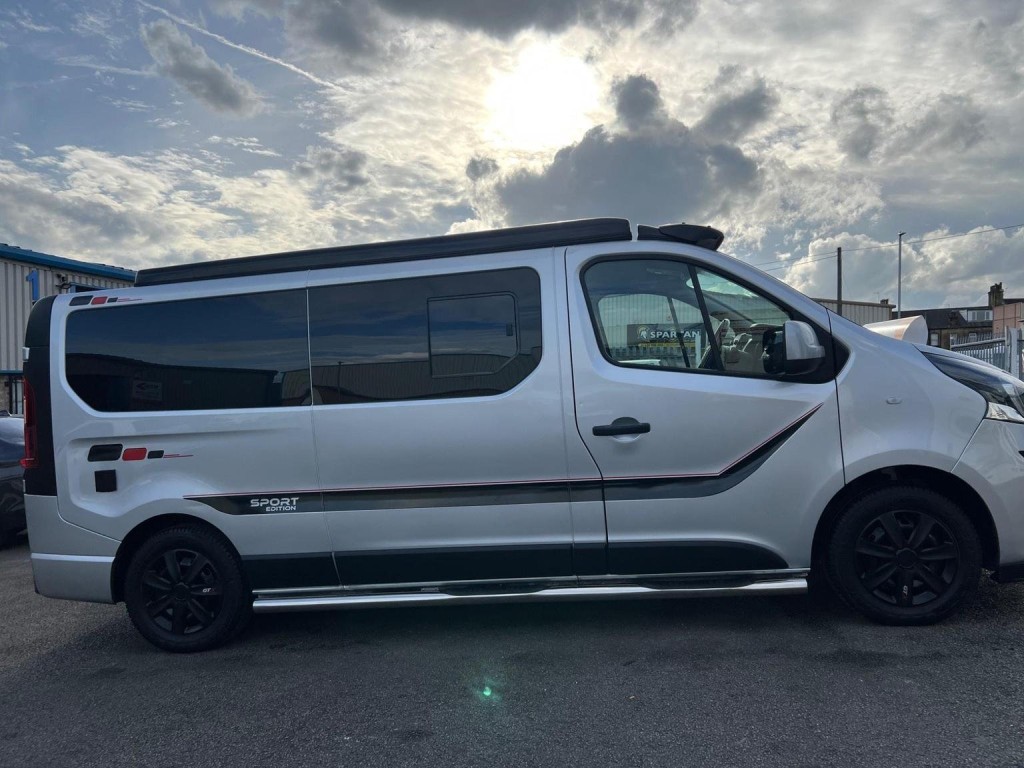 VAUXHALL VIVARO
