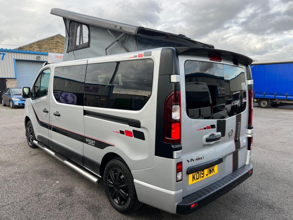 VAUXHALL VIVARO