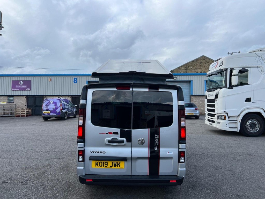 VAUXHALL VIVARO