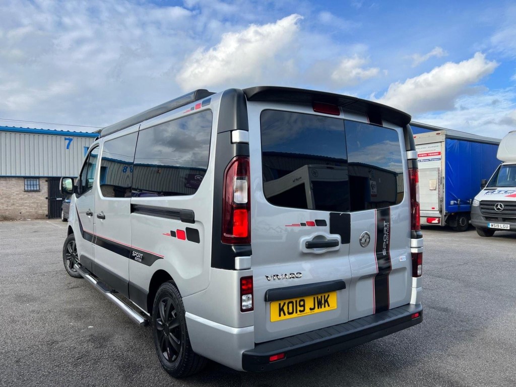 VAUXHALL VIVARO