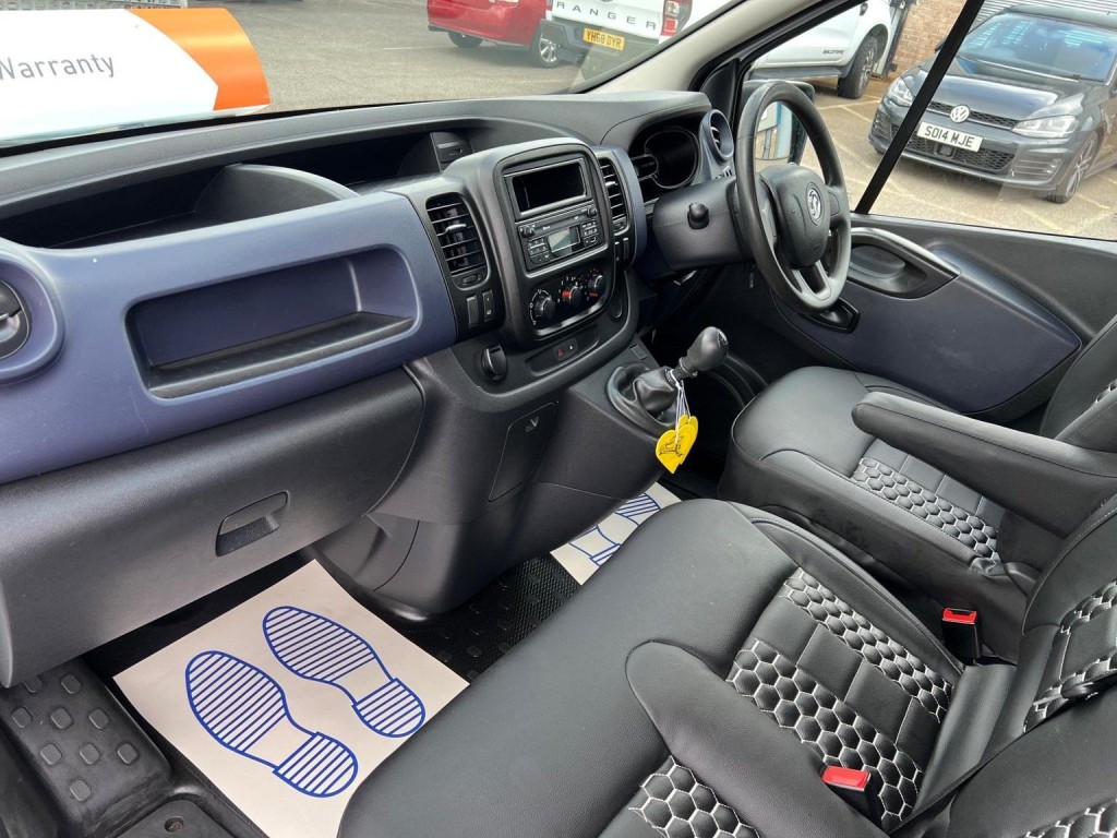 VAUXHALL VIVARO