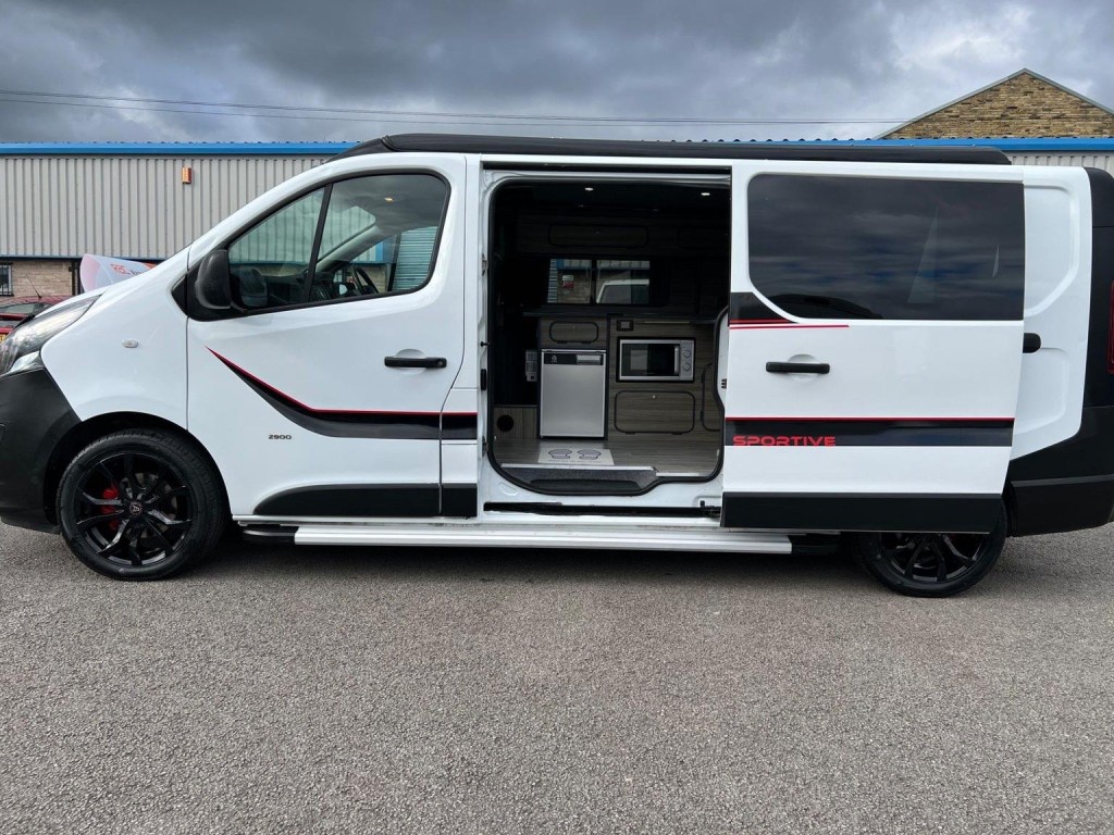 VAUXHALL VIVARO