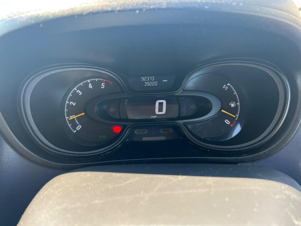 VAUXHALL VIVARO