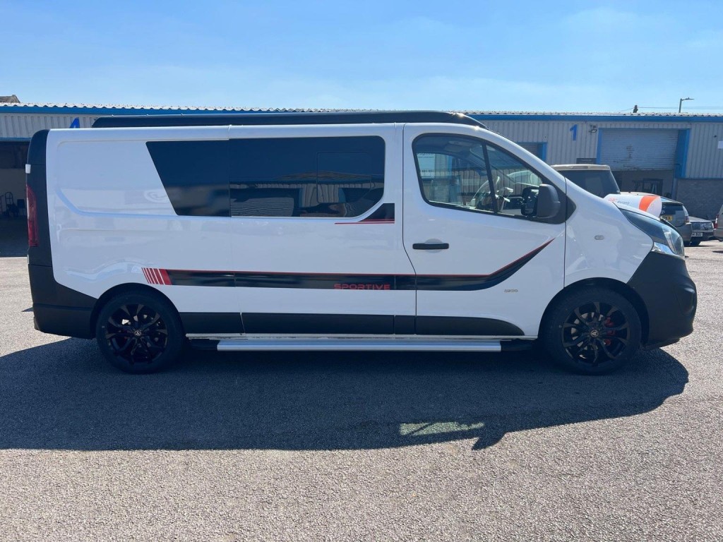 VAUXHALL VIVARO