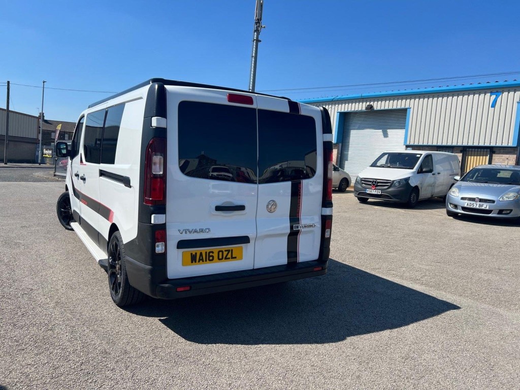 VAUXHALL VIVARO
