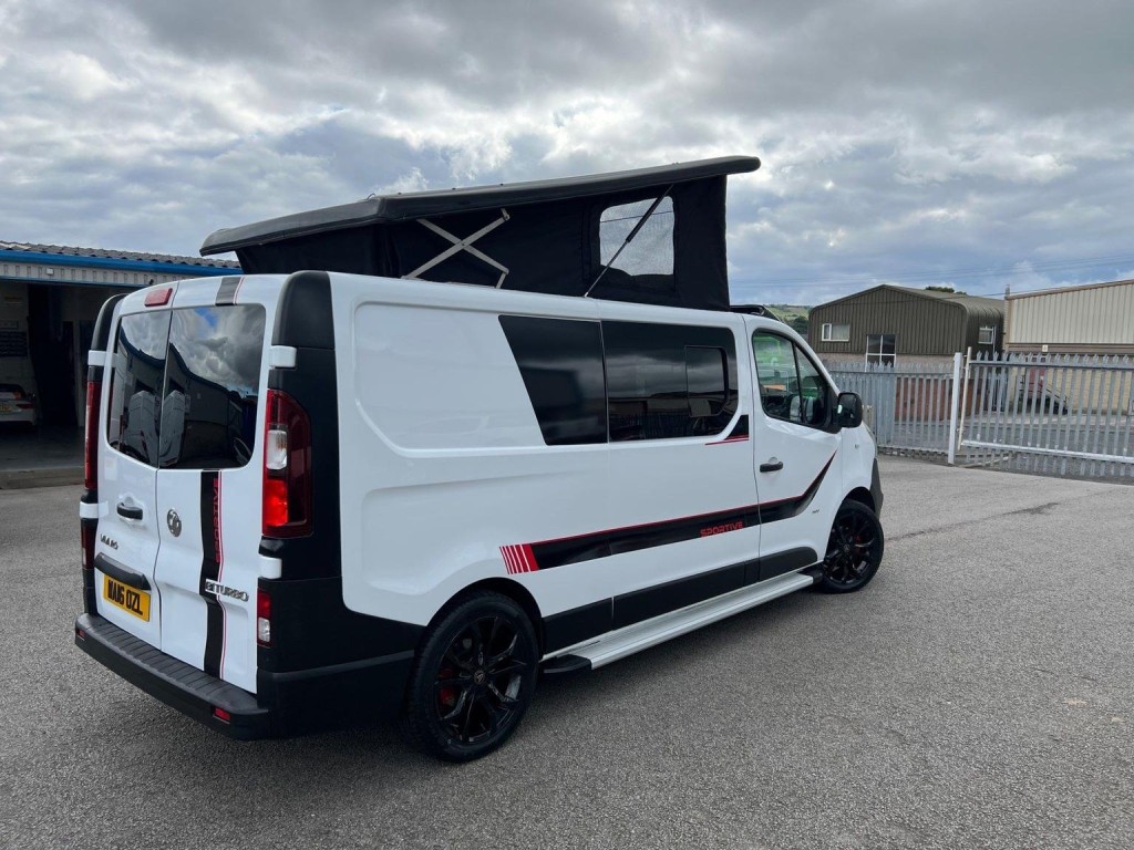 VAUXHALL VIVARO
