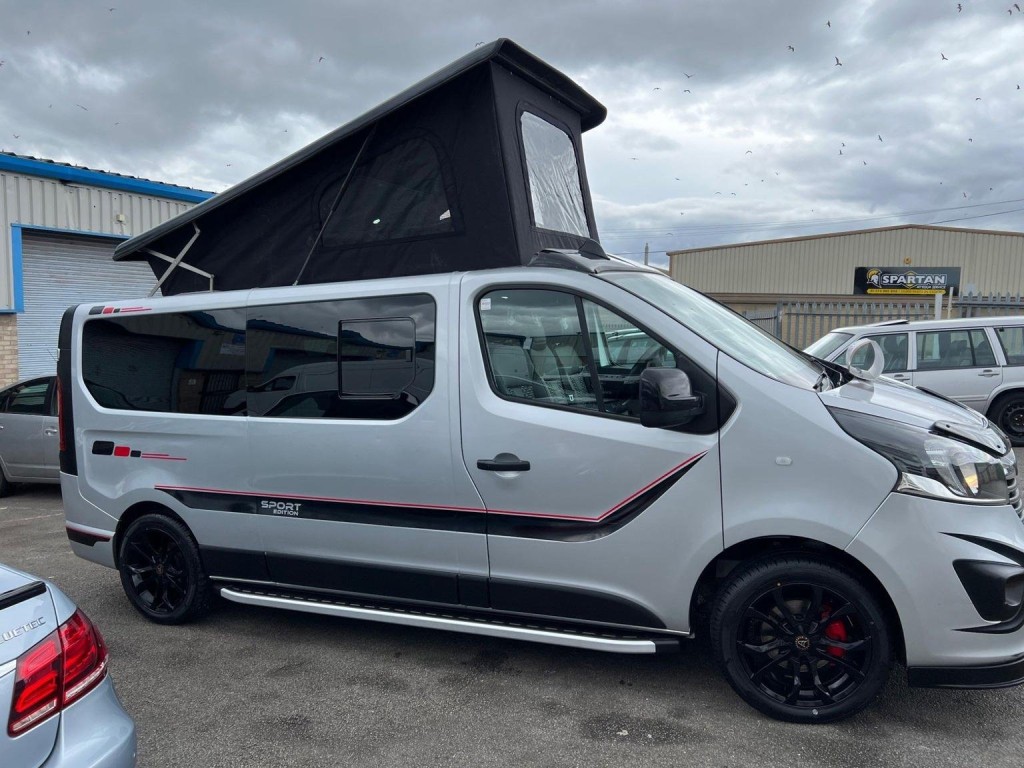 VAUXHALL VIVARO