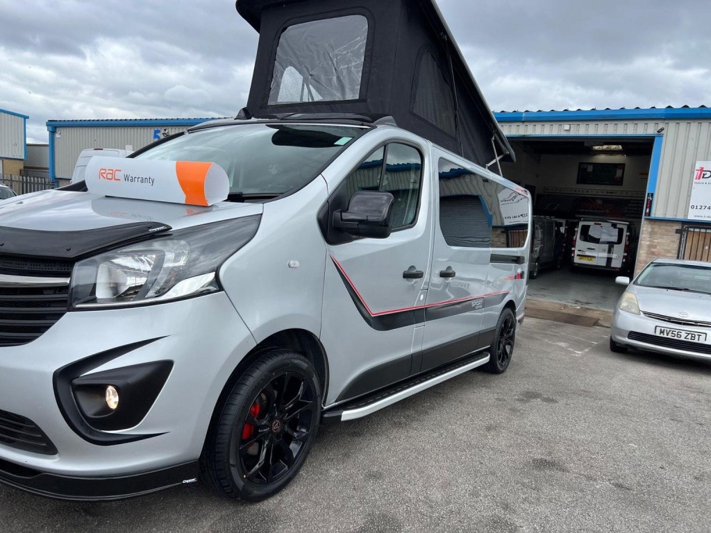 VAUXHALL VIVARO