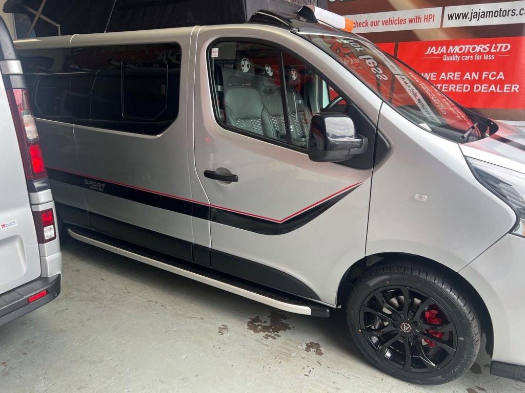 VAUXHALL VIVARO