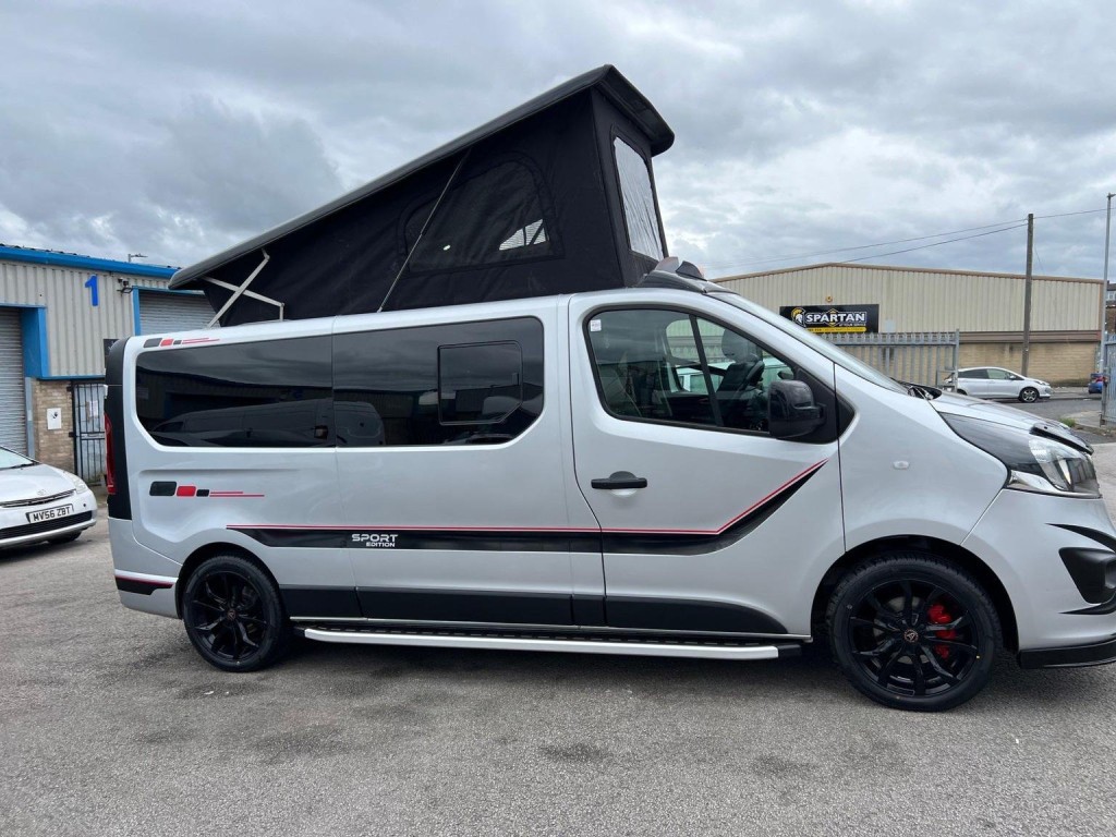 VAUXHALL VIVARO