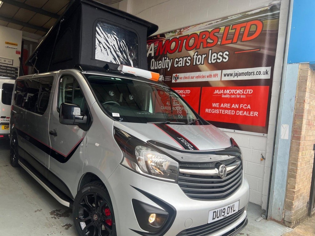 VAUXHALL VIVARO