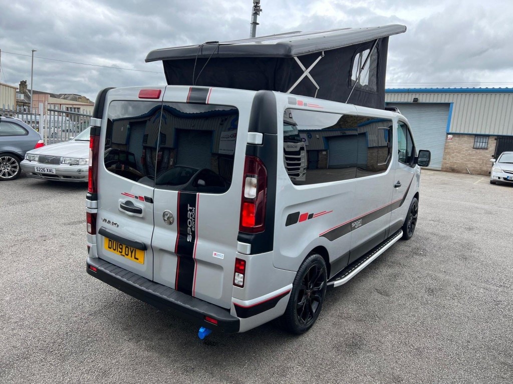 VAUXHALL VIVARO