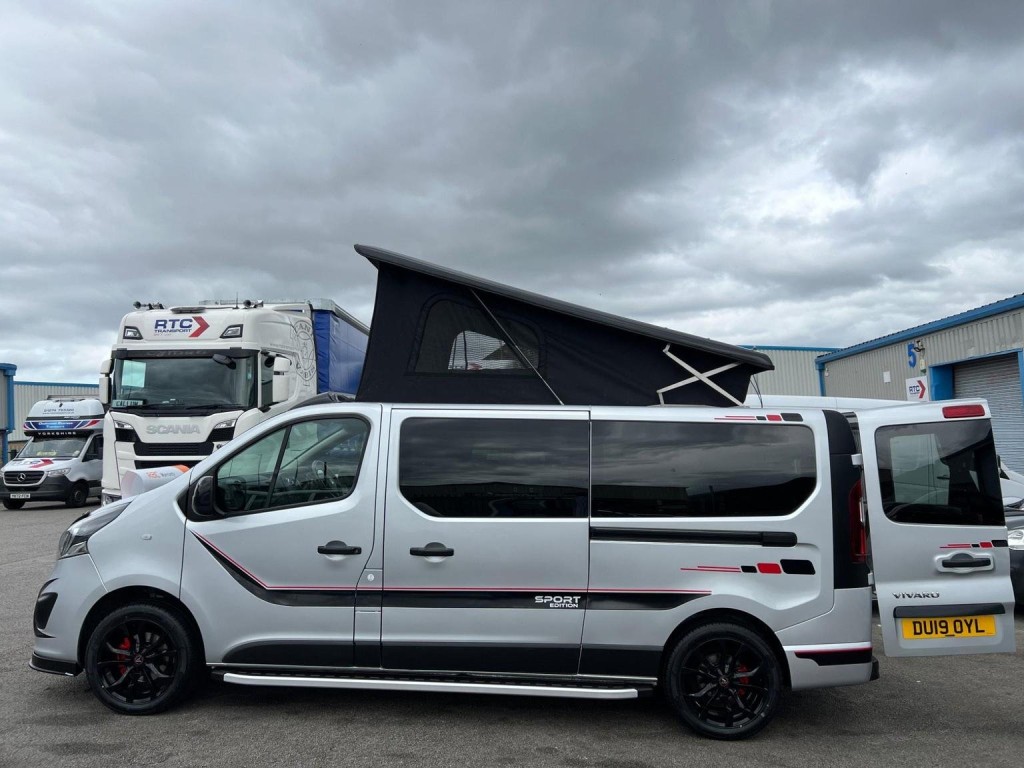 VAUXHALL VIVARO