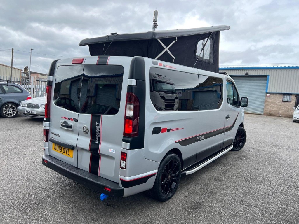VAUXHALL VIVARO