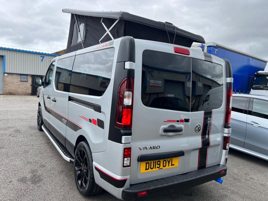 VAUXHALL VIVARO