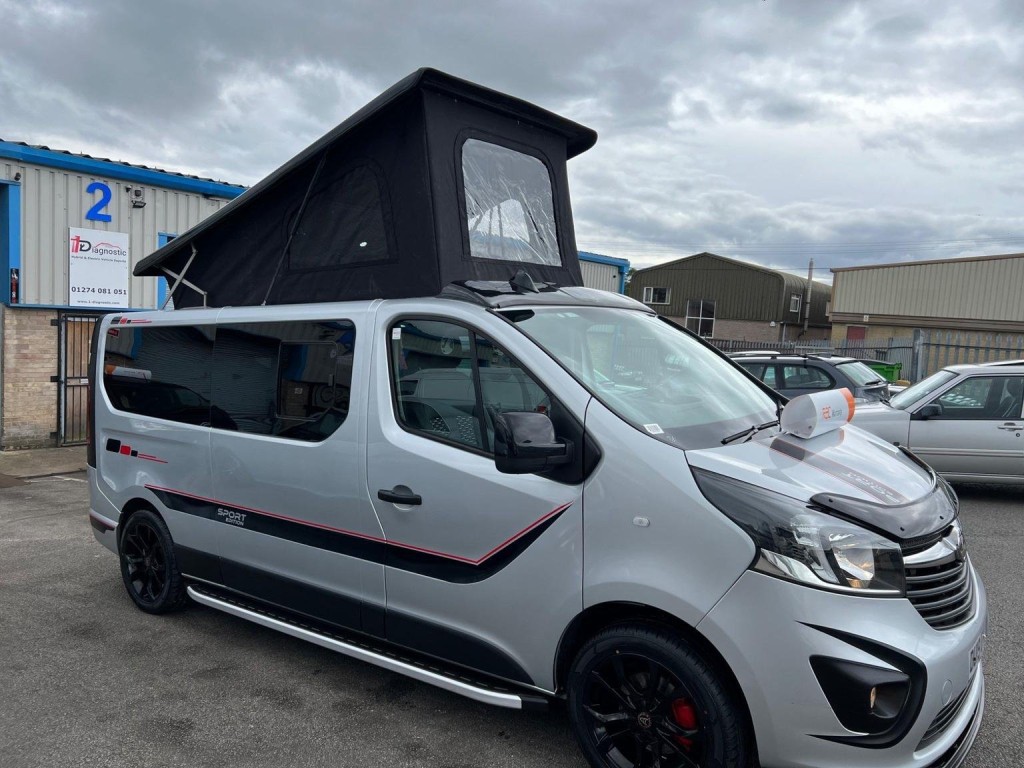 VAUXHALL VIVARO