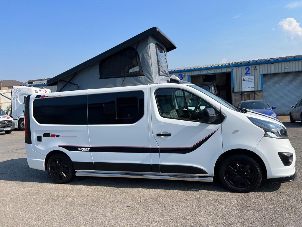 VAUXHALL VIVARO
