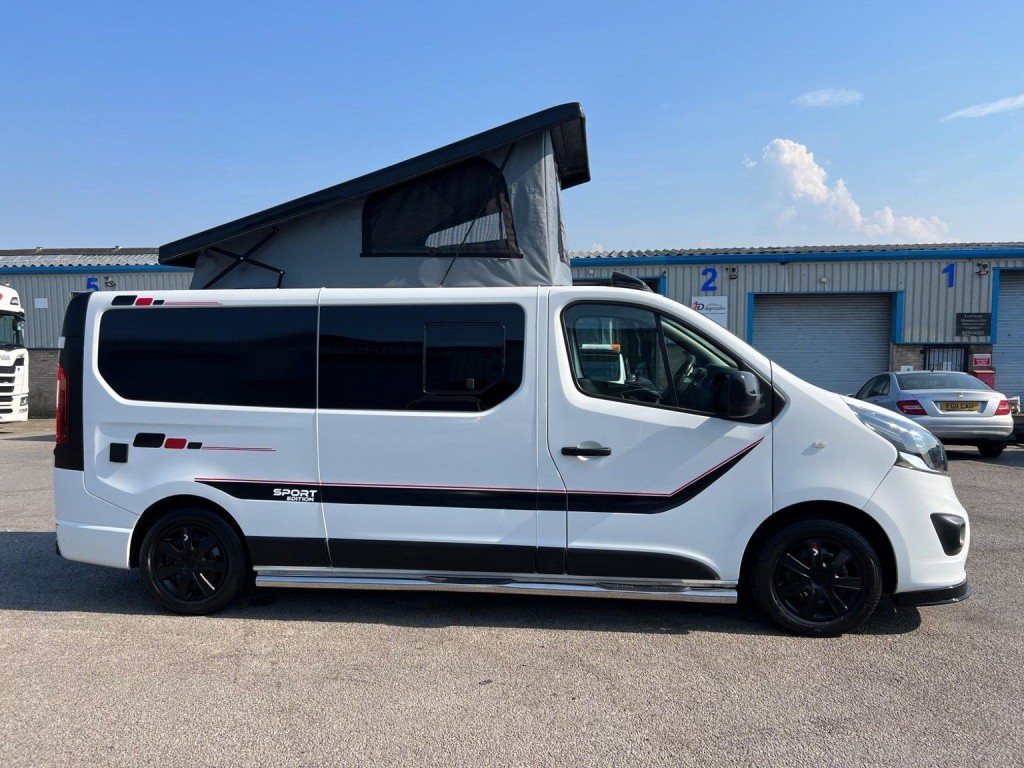 VAUXHALL VIVARO