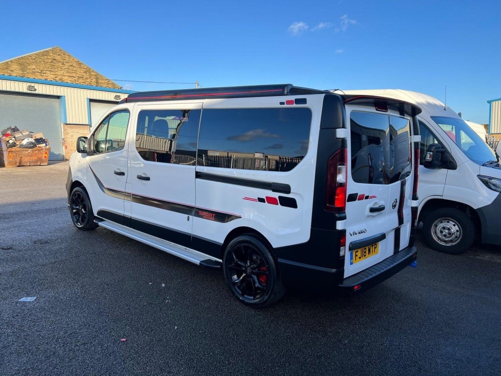 VAUXHALL VIVARO