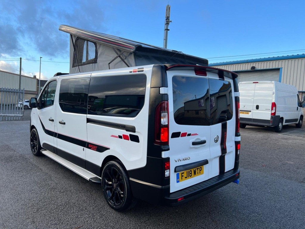 VAUXHALL VIVARO