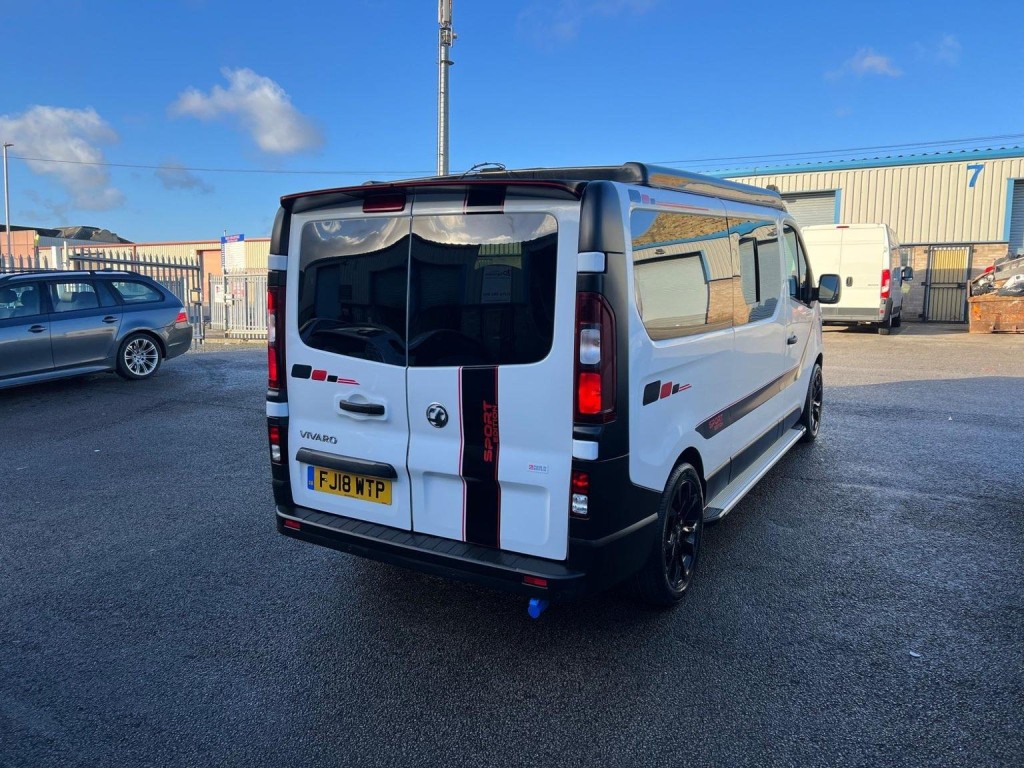 VAUXHALL VIVARO