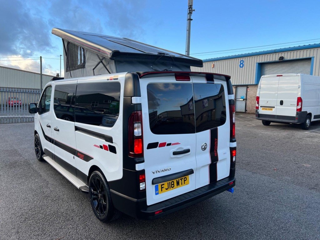 VAUXHALL VIVARO