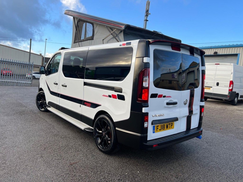 VAUXHALL VIVARO