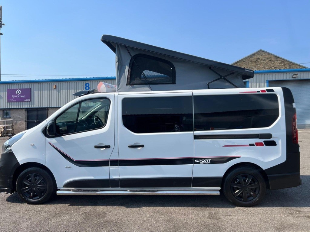 VAUXHALL VIVARO