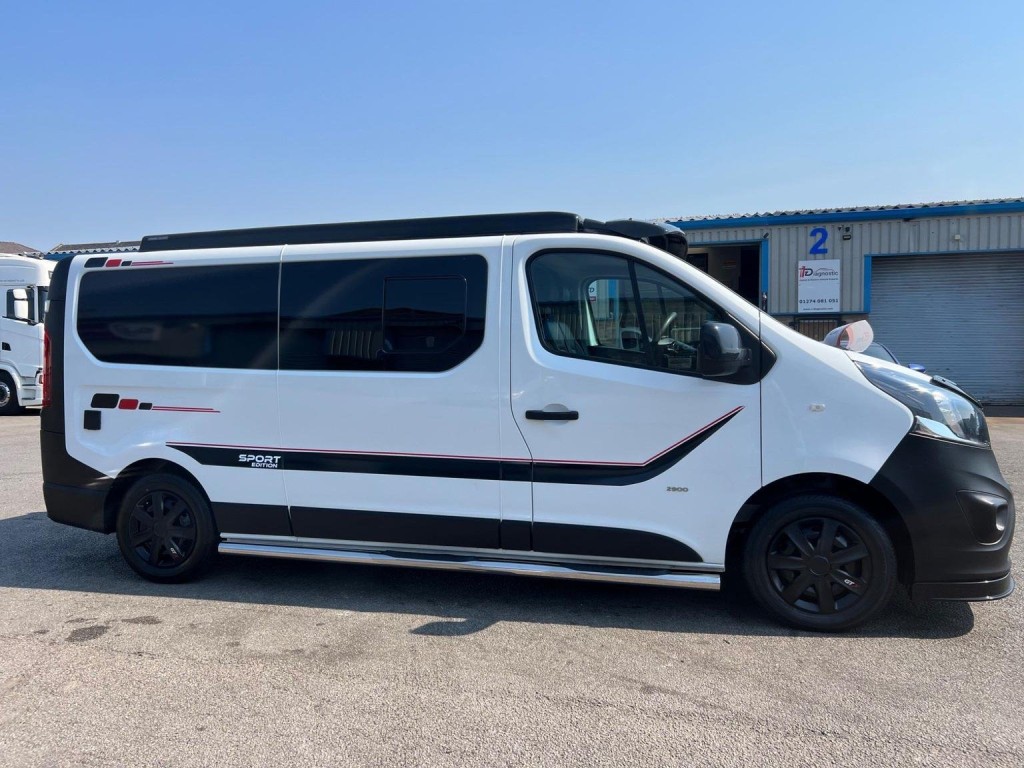 VAUXHALL VIVARO