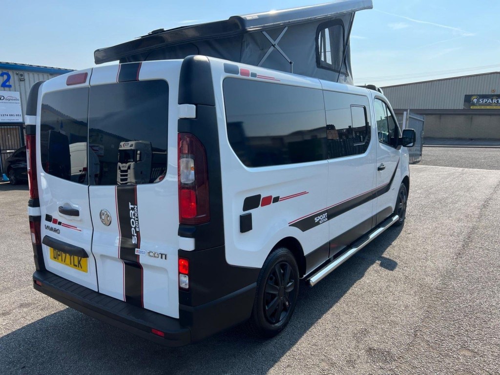 VAUXHALL VIVARO