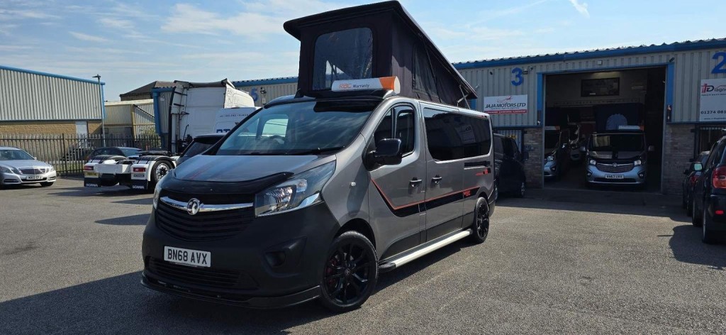 VAUXHALL VIVARO