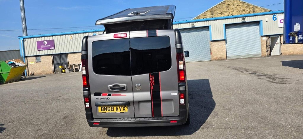 VAUXHALL VIVARO