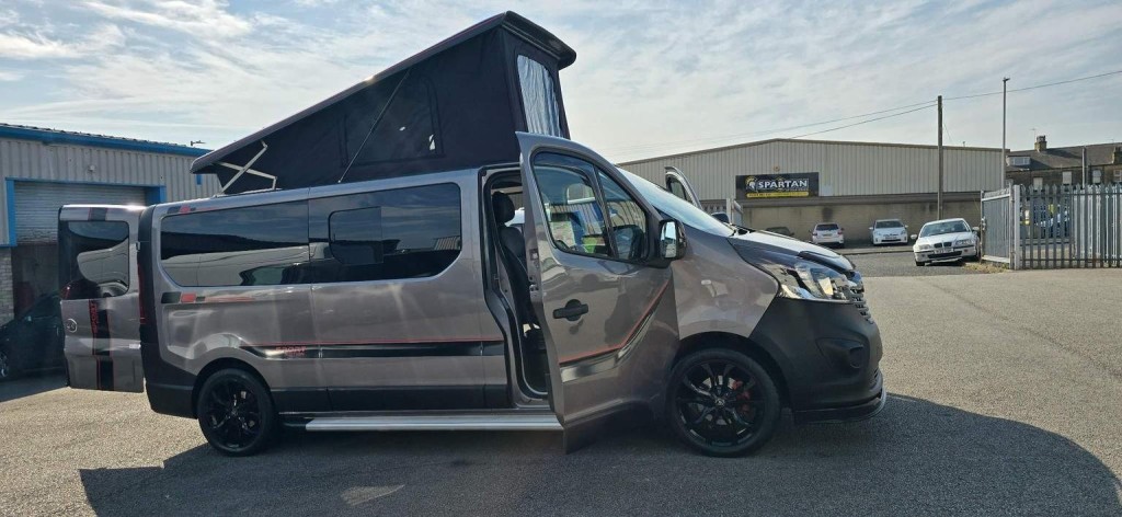 VAUXHALL VIVARO