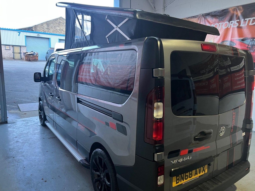 VAUXHALL VIVARO