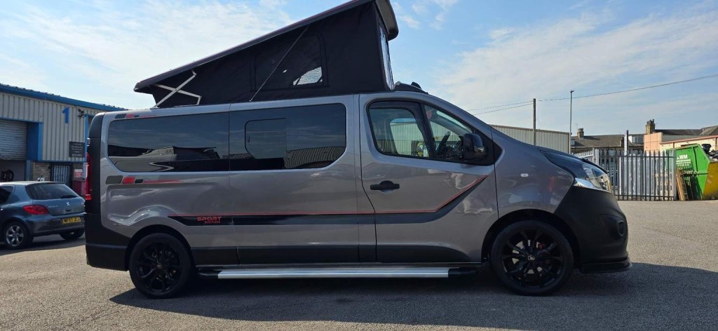 VAUXHALL VIVARO