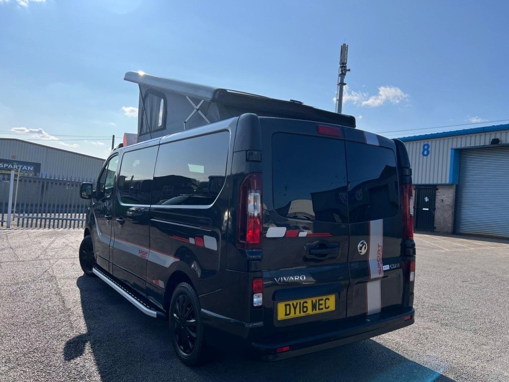 VAUXHALL VIVARO