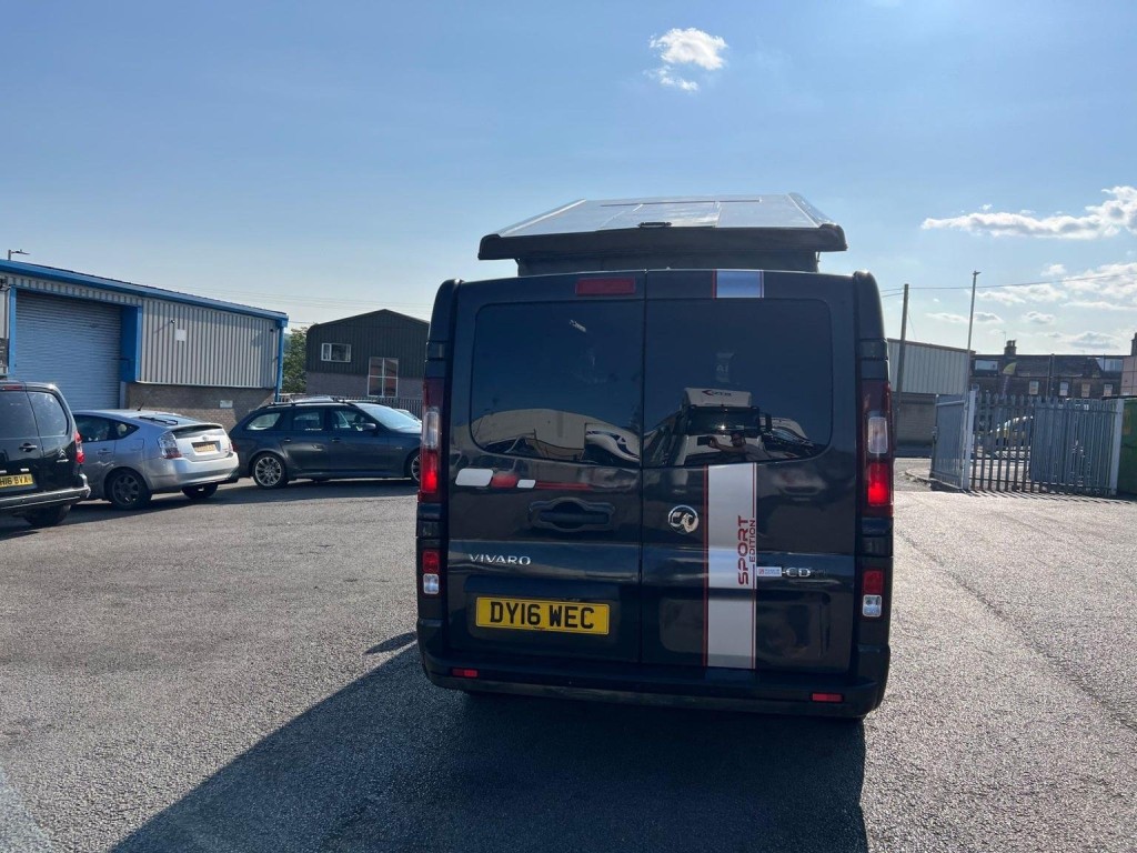 VAUXHALL VIVARO