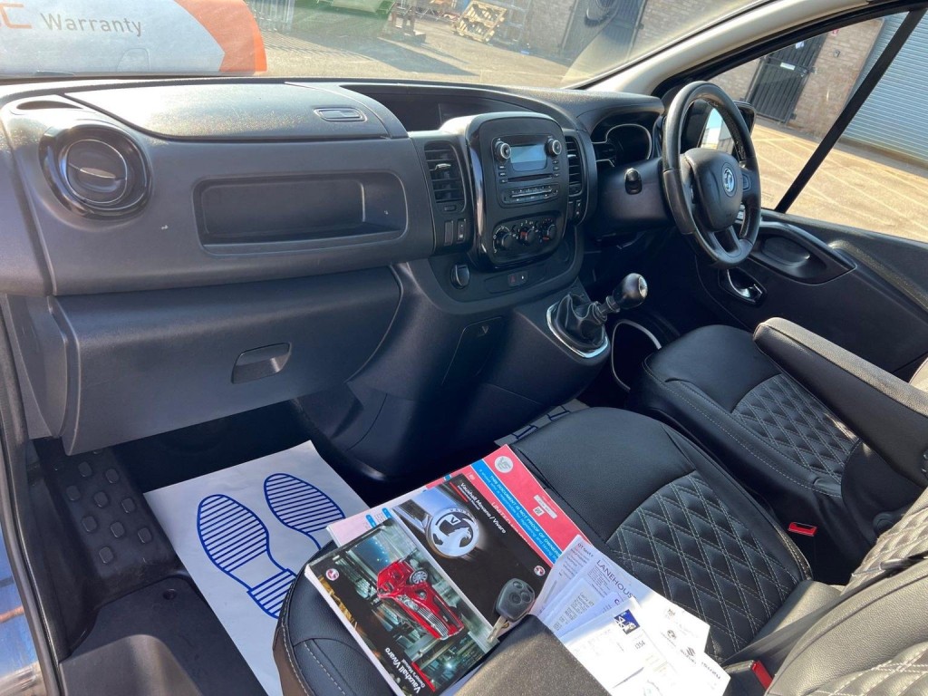 VAUXHALL VIVARO