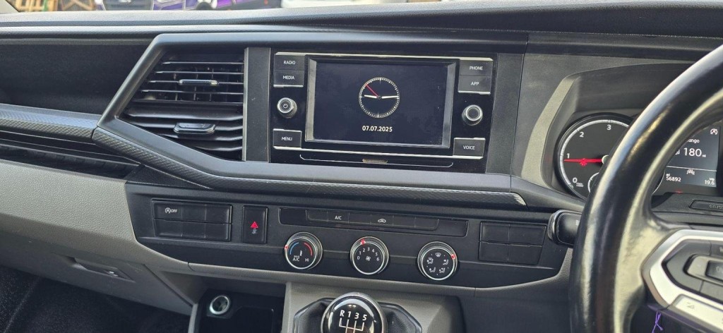 VOLKSWAGEN TRANSPORTER