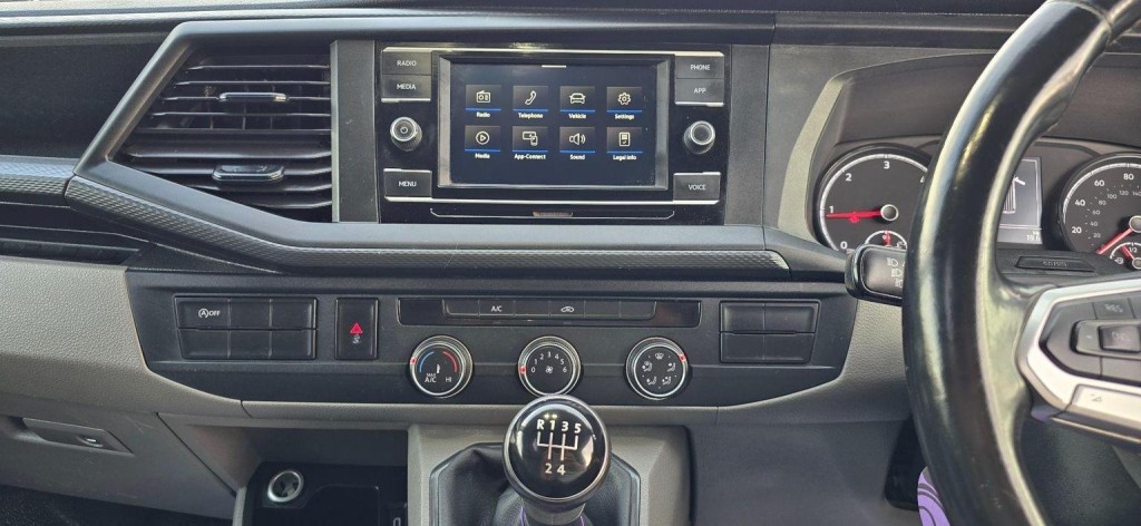 VOLKSWAGEN TRANSPORTER