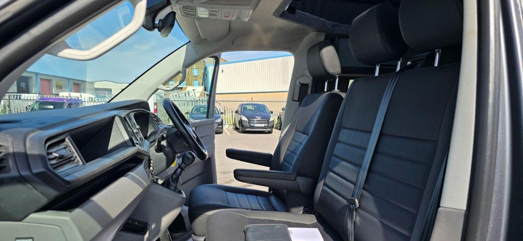 VOLKSWAGEN TRANSPORTER