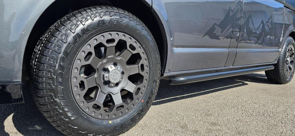 VOLKSWAGEN TRANSPORTER