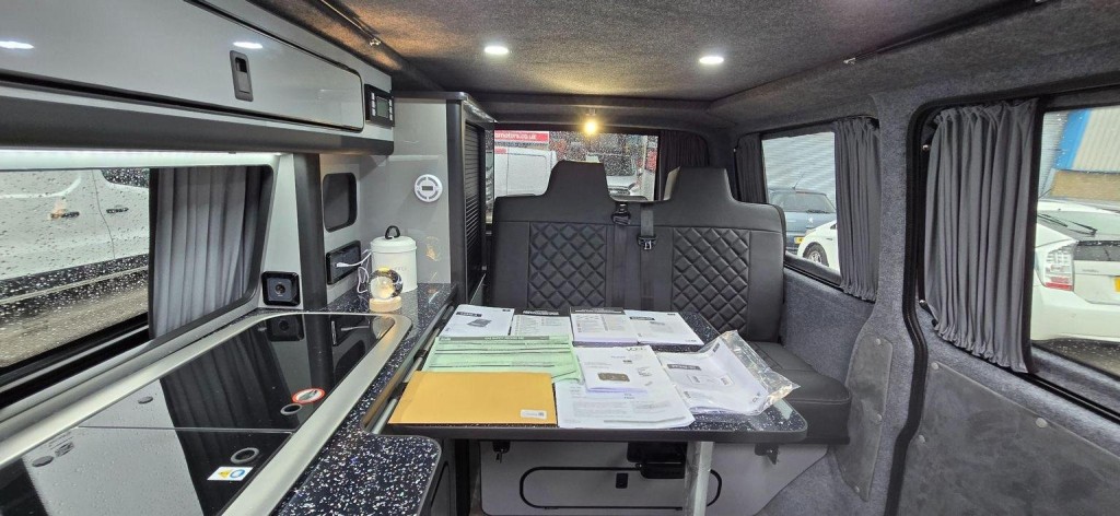 VOLKSWAGEN TRANSPORTER