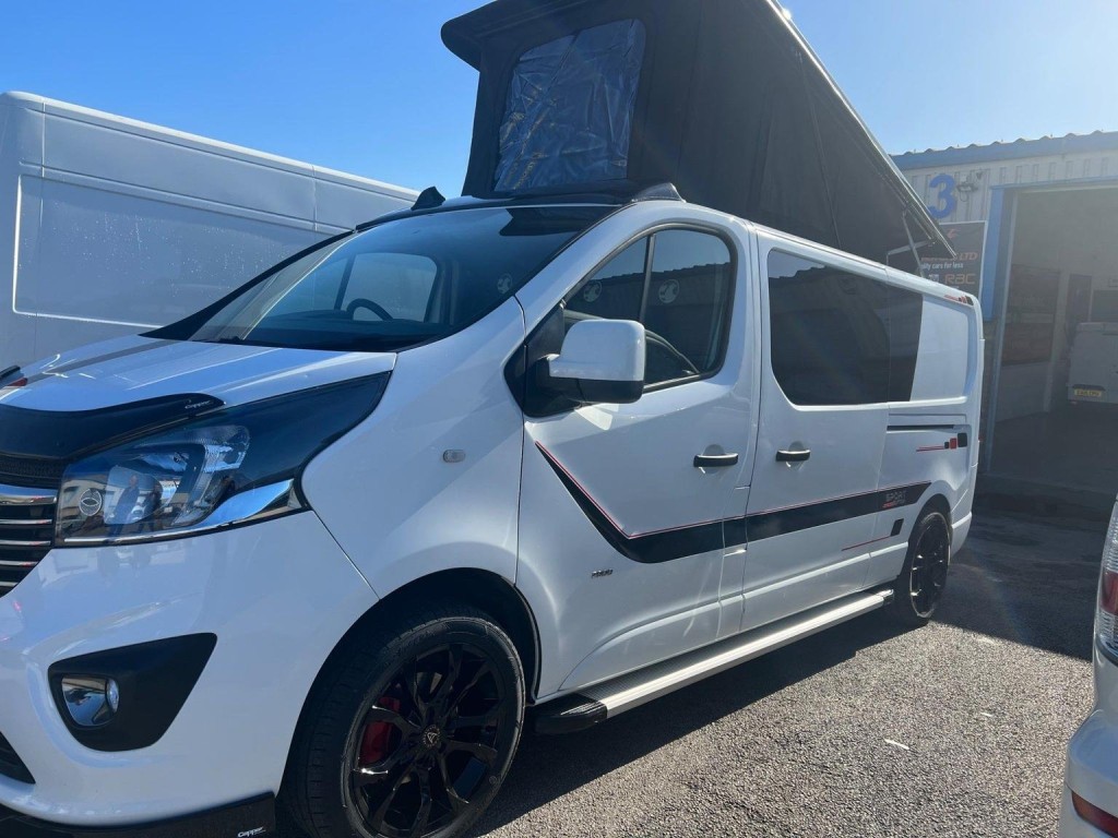 VAUXHALL VIVARO