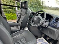 VAUXHALL VIVARO