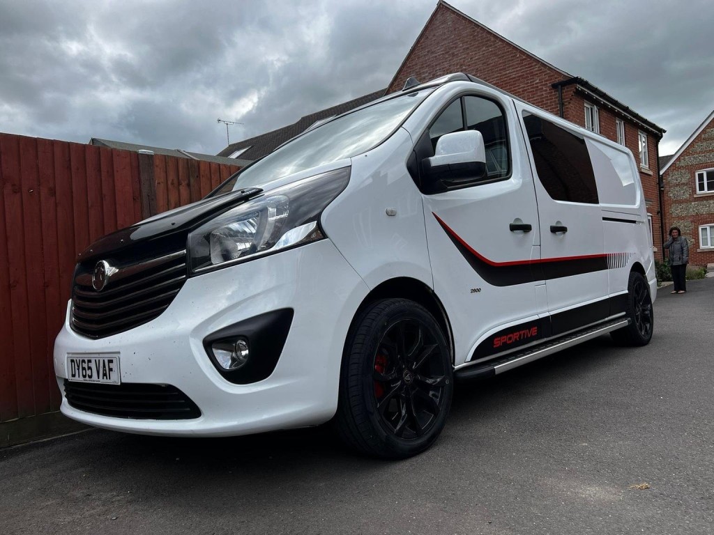 VAUXHALL VIVARO