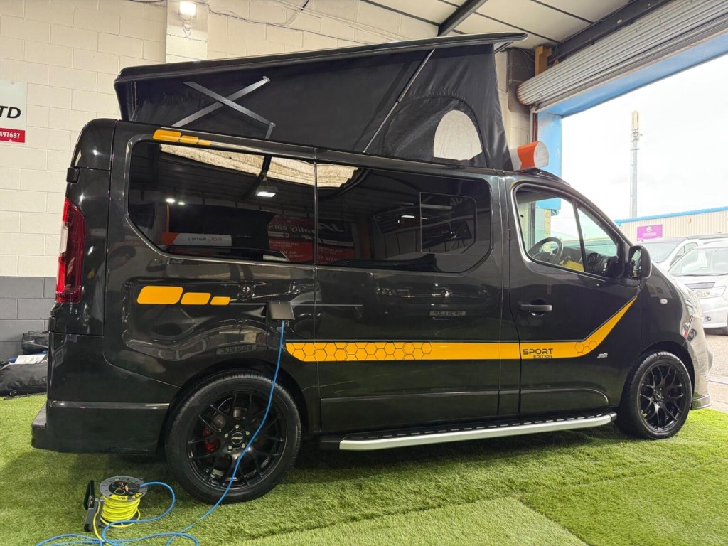 VAUXHALL VIVARO